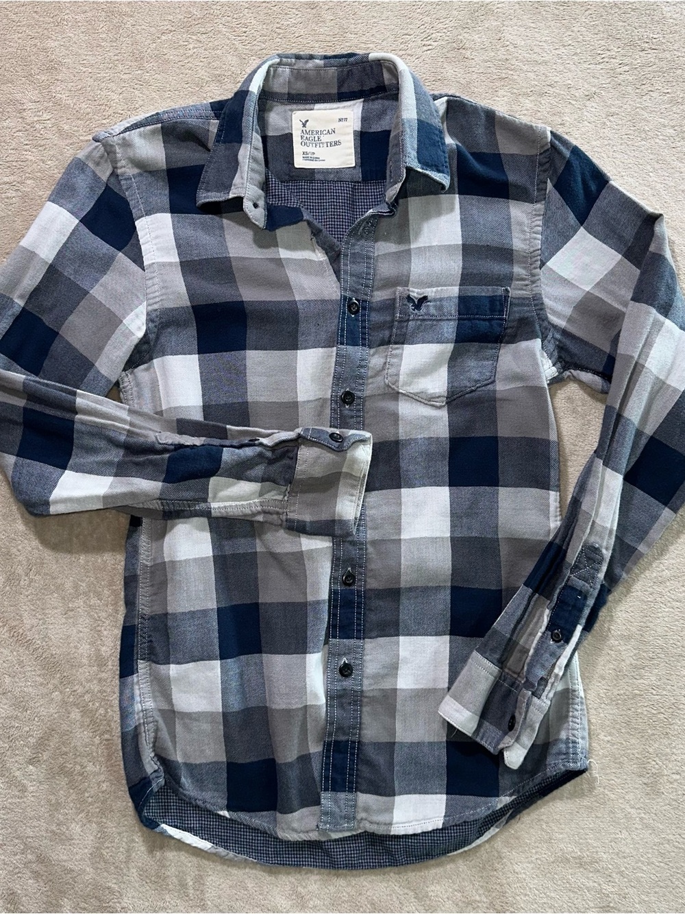 American Eagle Outfitters XS Navy Gray Plaid Flannel Button Up Shirt